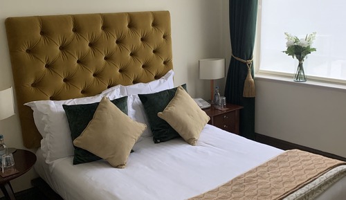 Small double with power shower