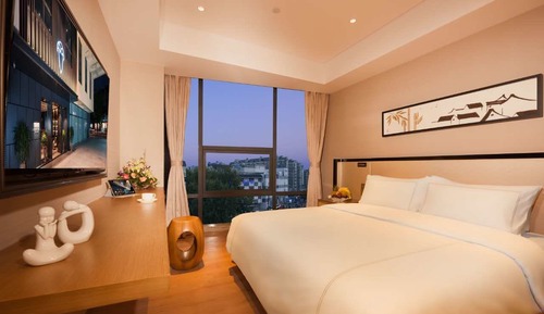 Elite Suite