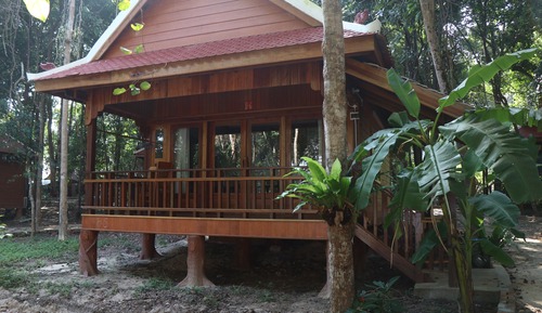Bungalow, Beachside