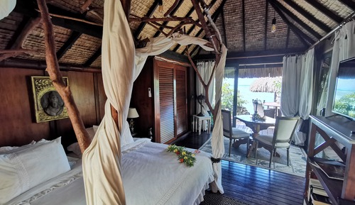 Prestige Suite, Overwater