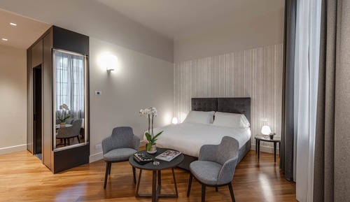 Premier Room