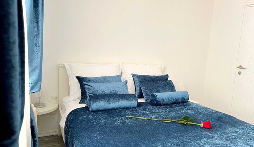 Comfort Room, City View