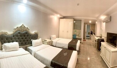 Deluxe Triple Room, City View
