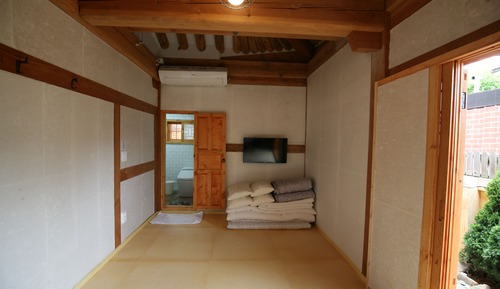 Deluxe Triple Room, Non Smoking, Private Bathroom (Ondol)