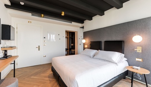 Double Room, Balcony