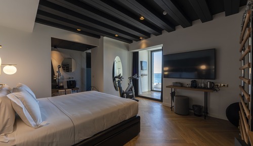 Deluxe Room, Terrace, Lake View (Fitness)