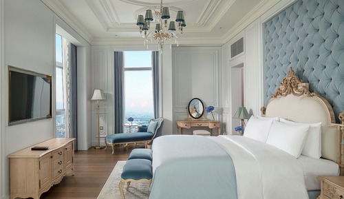 Luxury Room, 1 King Bed, Club Lounge Access
