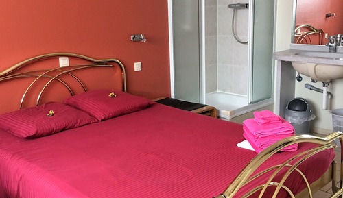 Basic Quadruple Room (toilet not ensuite)