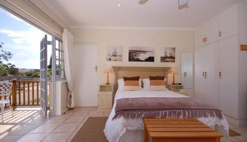 Room (Periwinkle Upstairs)