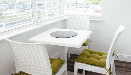 Deluxe Studio Suite, Accessible