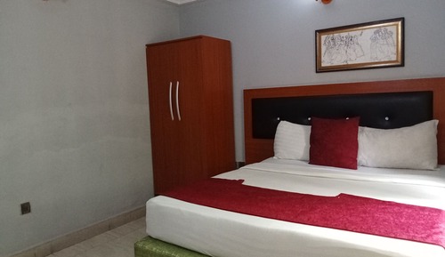 Business Executive Room