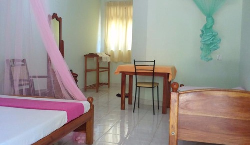 Triple Room with Bathroom 