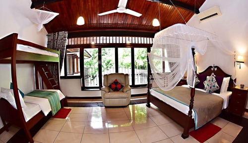 Luxury Quadruple Room, Multiple Beds, Private Bathroom