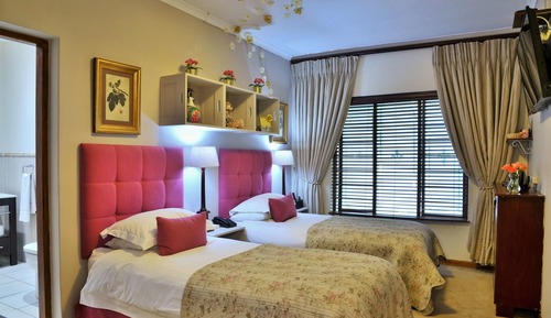 Family Room, 2 Bedrooms