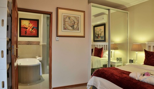 Self-Catering Suite with Balcony