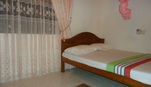 Basic Double Room, 1 Bedroom, Garden View