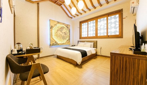 Deluxe Room (Rate for 2)