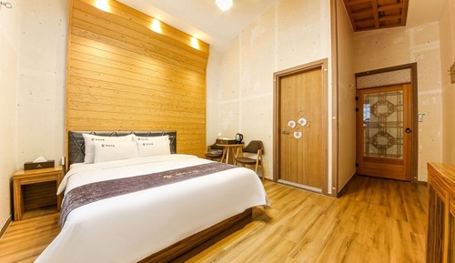 Standard Room (Rate for 2)