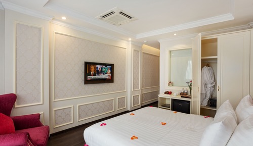 Suite, City View