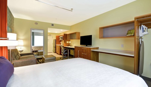 Studio, 1 Queen Bed, Accessible, Non Smoking (Hearing)