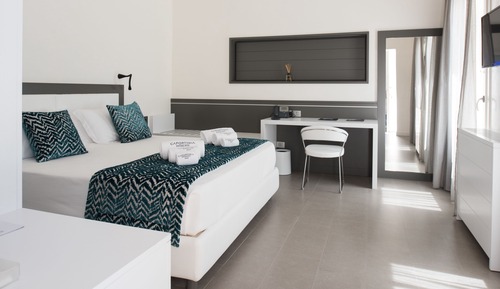 Deluxe Room, 1 King Bed, Hot Tub