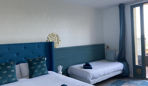 Chambre Triple Confort Terrasse Climatisée