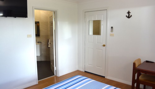 Queen Spa Room