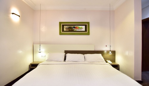 Pearl Room