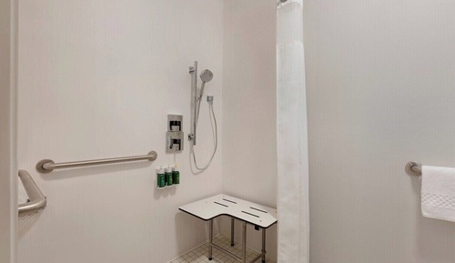 Room, 2 Queen Beds (Mobility Accessible, Tub)