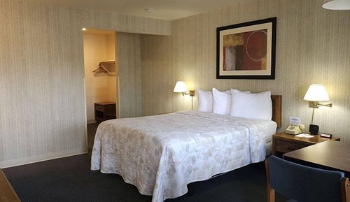 Standard Room, 1 Queen Bed
