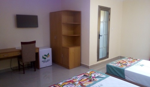 Standard Twin Room, Partial Lake View