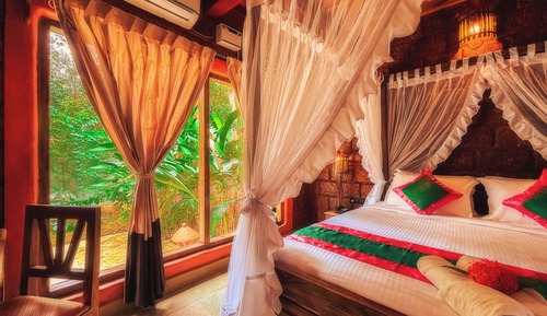 Luxury Villa, Bathtub, Garden View