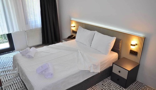 Comfort Double Room Single Use, 1 Queen Bed, Balcony, City View