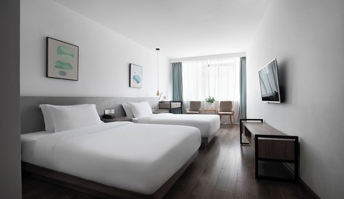 City Twin Room, Refrigerator, City View