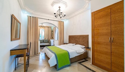 Family Penthouse, Pool View