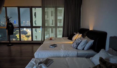 Premium Studio Suite, City View