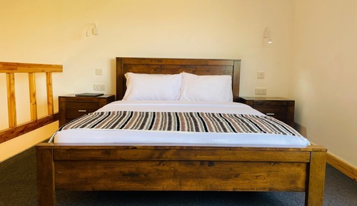 Basic Duplex, Garden View