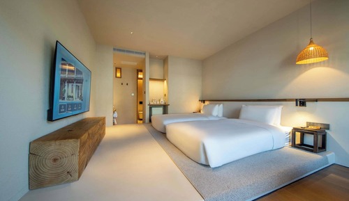 Senior Twin Room, Courtyard View