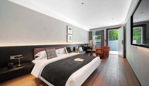 Family Suite, Patio, Garden View