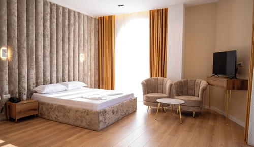 Comfort Suite, Balcony, Courtyard View