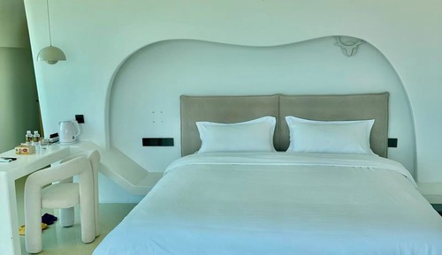 Signature Room, Sea View