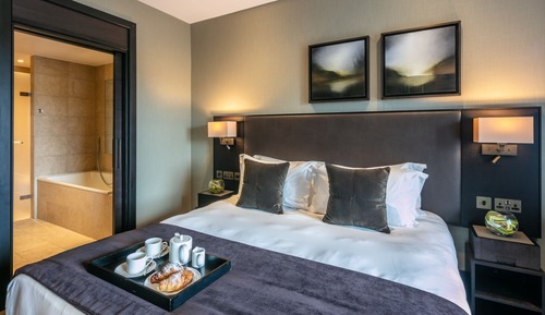 Double Room (Super King - Oriel Unique)