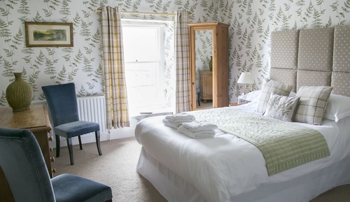 Superior double room 5, bath, valley view