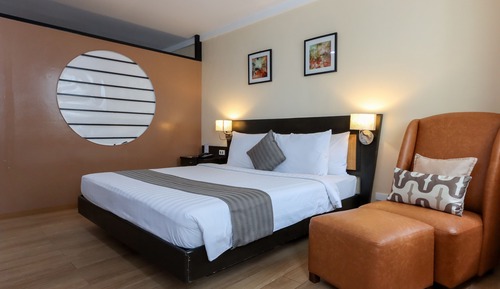 Premiere Room