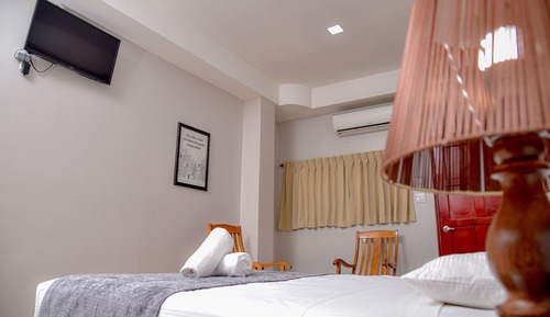 Single Room, 1 Queen Bed