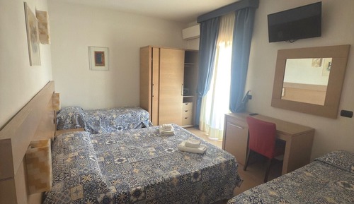 Comfort Quadruple Room
