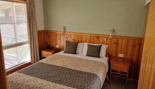 1 Bedroom Self Contained Spa Cottage