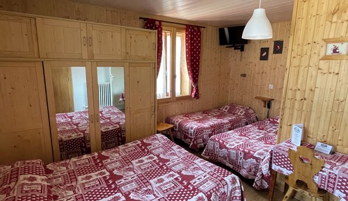 Family Quadruple Room, Multiple Beds, Private Bathroom