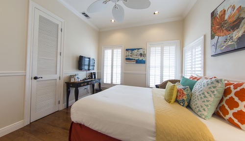 Deluxe Room, 1 Queen Bed, Accessible (Della)