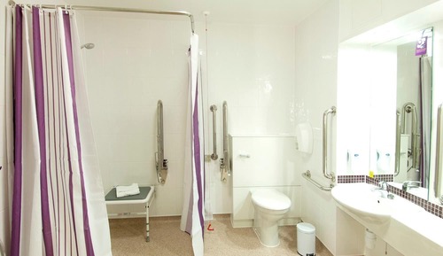 Standard Double Room, Roll-in Shower